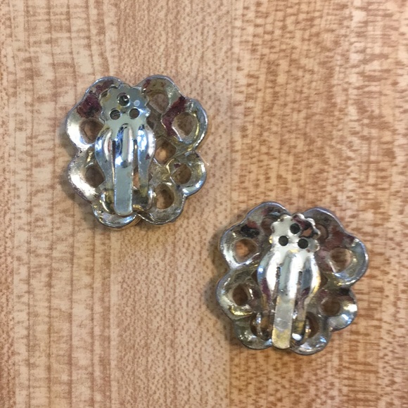 Vintage Silver Patterned Clip On Earrings - Picture 6 of 8